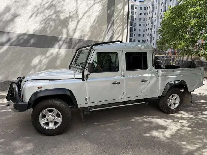 Land Rover DEFENDER 110 Crew Cab продается — фото 2 Land Rover DEFENDER 110 Crew Cab продается — фото 2