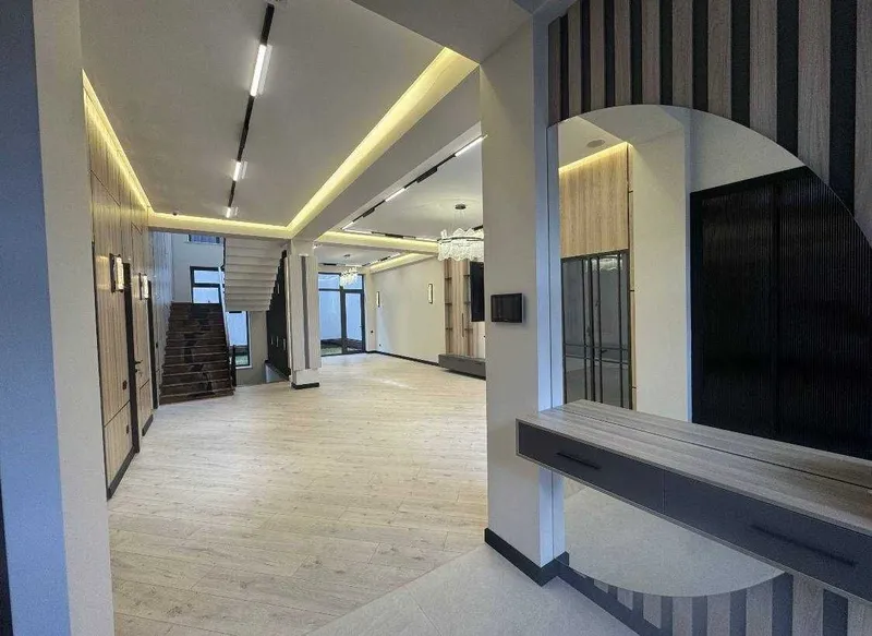 Ракатбоши махалля Участок 3,5 сотки Дом 400 м² 3 уровня — фото 1