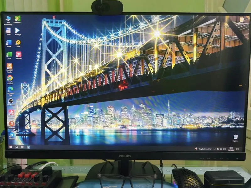 Monitor Philips 27 va Videokarta 1 Monitor Philips 27 va Videokarta 1