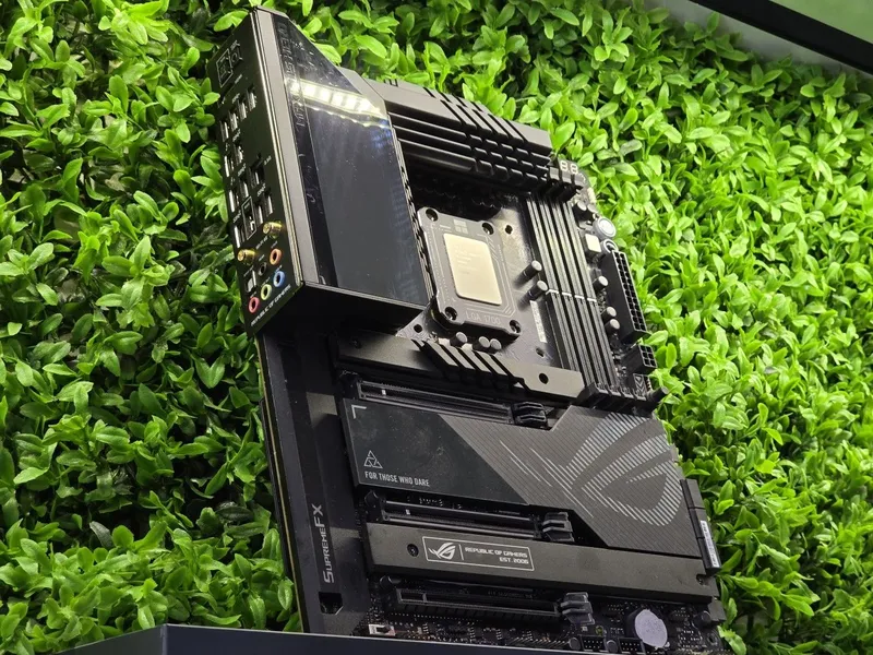 Материнская плата Asus Rog Strix Maximus Hero Z790 — фото 2