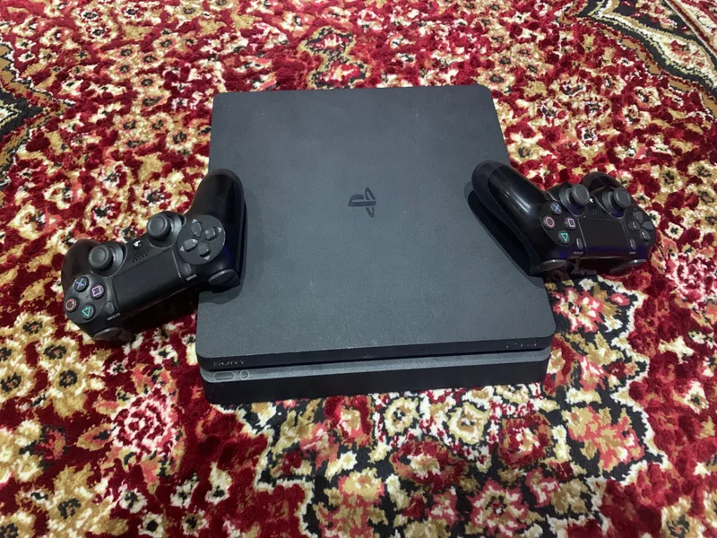 Playstation4 Slim 1TB 2 Playstation4 Slim 1TB 2