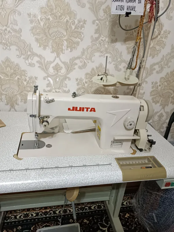 Продаётся швейная машина Juita Продаётся швейная машина Juita