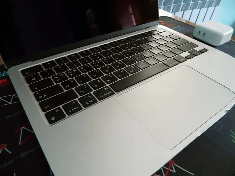 MacBook Air M2 2022 8GB/256GB Батарея 100% Идеал 3