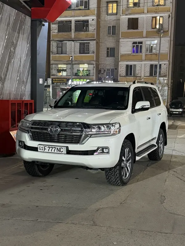 Toyota 200 4.6 V8 1