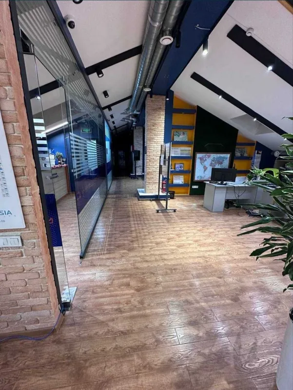 Сдаётся 6 комнатный офис 276м2. доступ24/7 .В Яккасарайском районе. — фото 1 Сдаётся 6 комнатный офис 276м2. доступ24/7 .В Яккасарайском районе. — фото 1