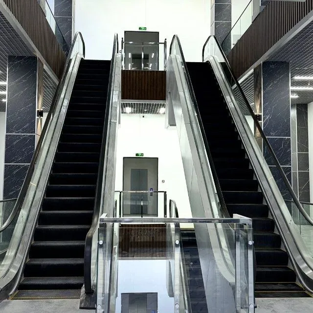 Buxara city karvon shoppingdan magaziin sotiladi 5