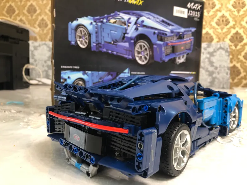 Bugatti Chiron (1408 дет.) — Коллекционная модель — фото 3
