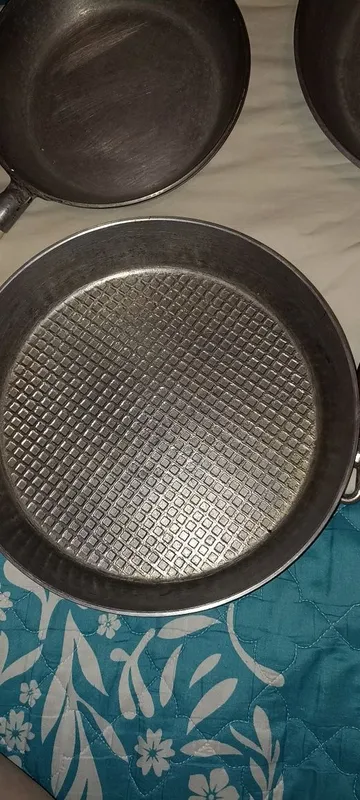 Продаю советские сковородки 5