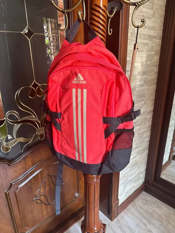 Adidas firmasi ryukzak
