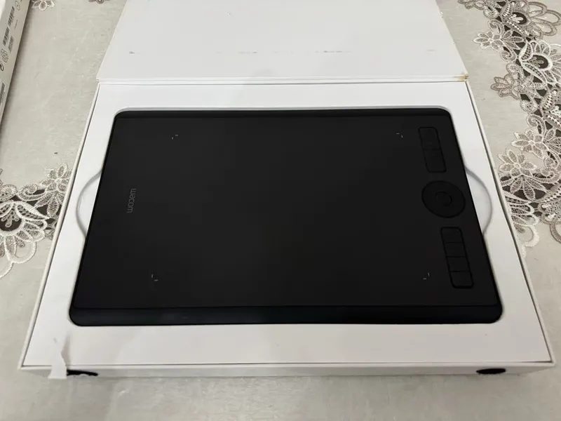 Графический планшет Wacom Intuos Pro M (Medium, PTH-660) — фото 3