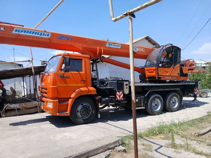 Avto kran sotiladi 25T KAMAZ 2