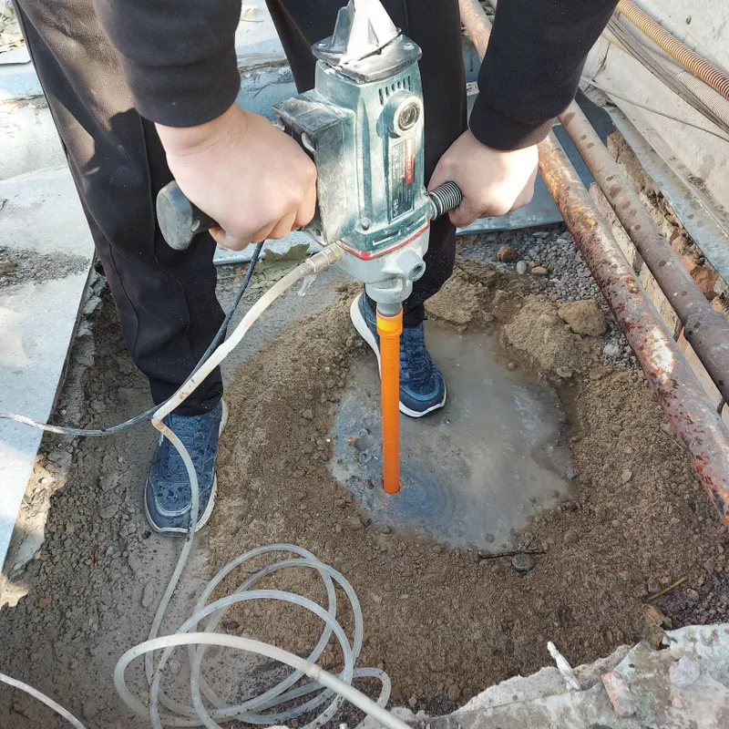 Perfirator va almazzniy kesish,teshish ishlarini qilamiz