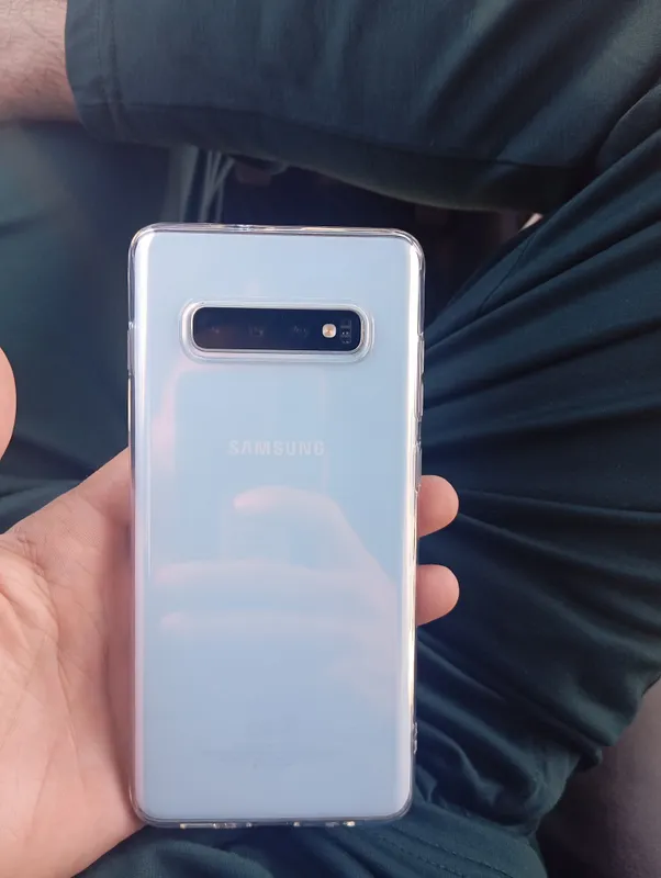 Samsung Galaxy S10+ — фото 1