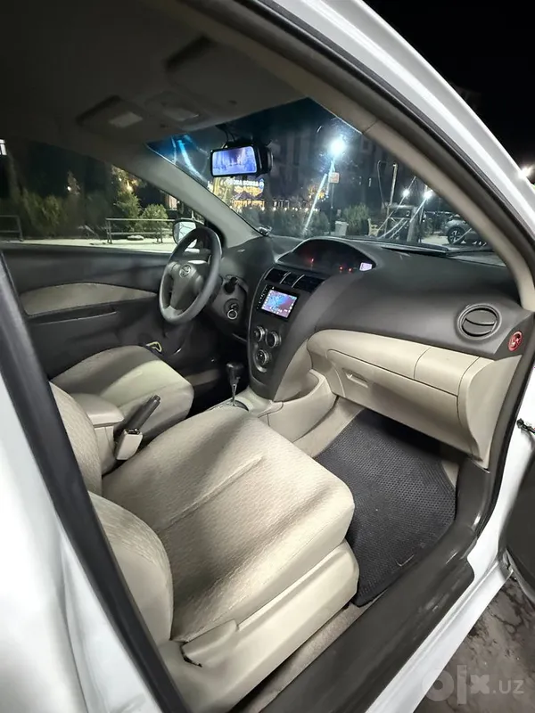 Tayota Yaris 2012 sedan 6 Tayota Yaris 2012 sedan 6