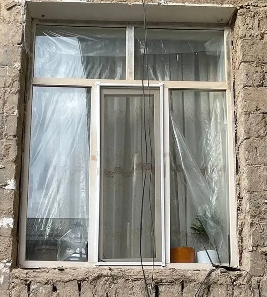 Afka oyna va eshik