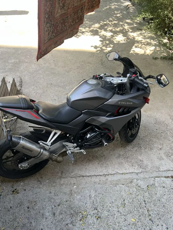 Cyclone 401 Original sportbike — фото 1