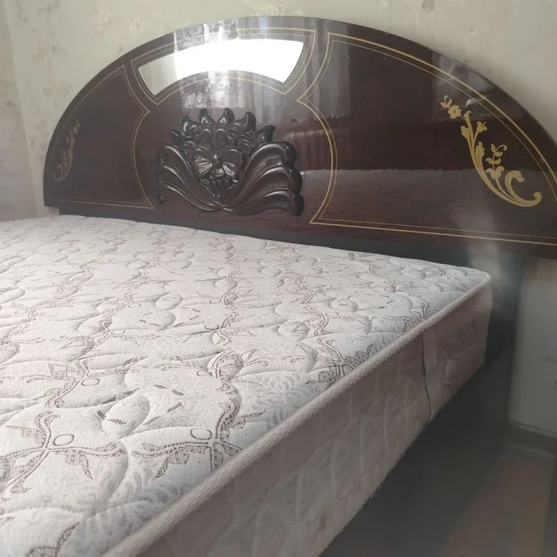 Продается спальний кровать, тумбочка, трюмо, шкаф сотилади 4 Продается спальний кровать, тумбочка, трюмо, шкаф сотилади 4