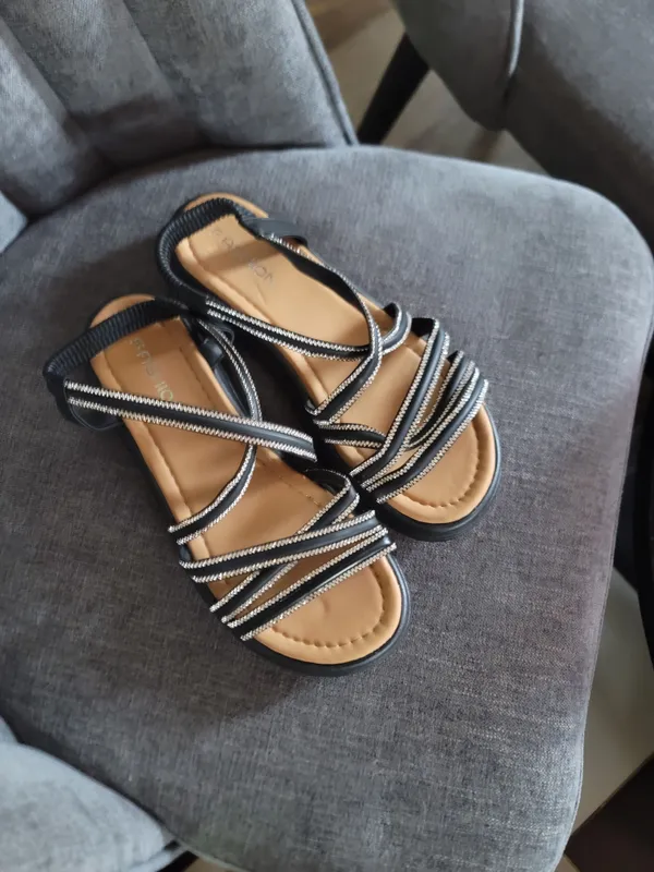 Yangi a’lo sifatli sandallar 38.39 1