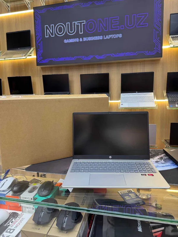 Noutbuk HP Laptop 15 Amd Ryzen 7 5825U 8/512GB SDRAM SSD 15.6" FHD LED