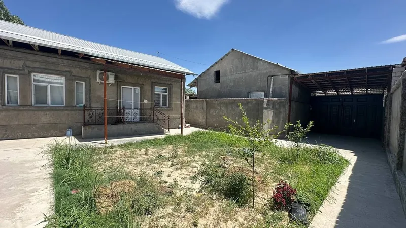 Hovli Uy Sotiladi srochna