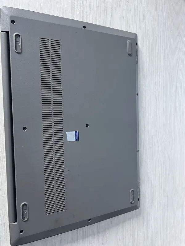 Noutbuk Lenovo i3 10, Ram 8, Ssd 128