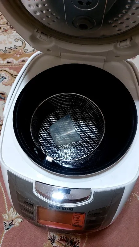 Мультиварка Redmond RIKANTO 800W. Отличное состояние. Новый. Ташкент — фото 3