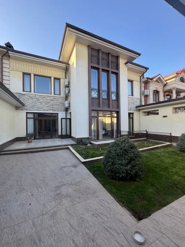 Дом 6 ком.+ на ул.Никитина /Хирмонтепа,метро Буюк Ипак Йулли,700.000 $