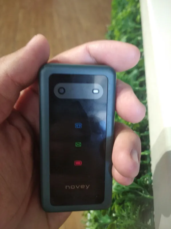 Noviy telifon sotiladi 200000 so'm sostayanyasi 2 Noviy telifon sotiladi 200000 so'm sostayanyasi 2