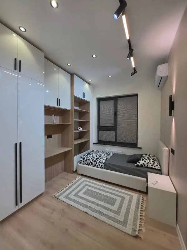 OZ MAKON (GOLDEN HOUSE) JK 7