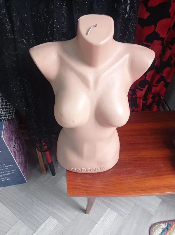 Maniken kiyim dukoni uchun