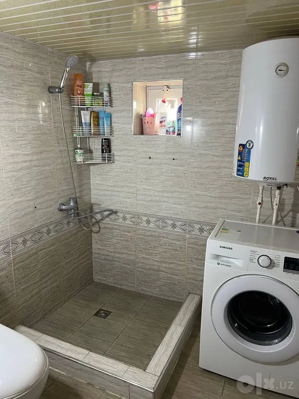 Hovli sotiladi 4sotik 4 xona 8 Hovli sotiladi 4sotik 4 xona 8