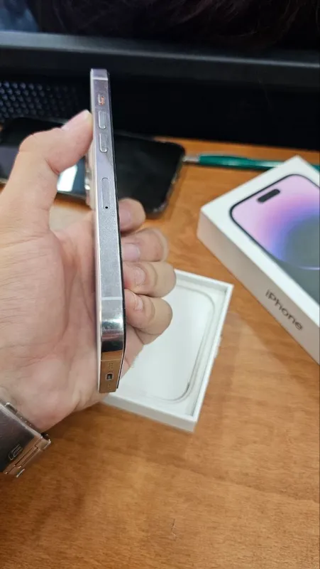 iPhone 14 Pro 128 gold 3