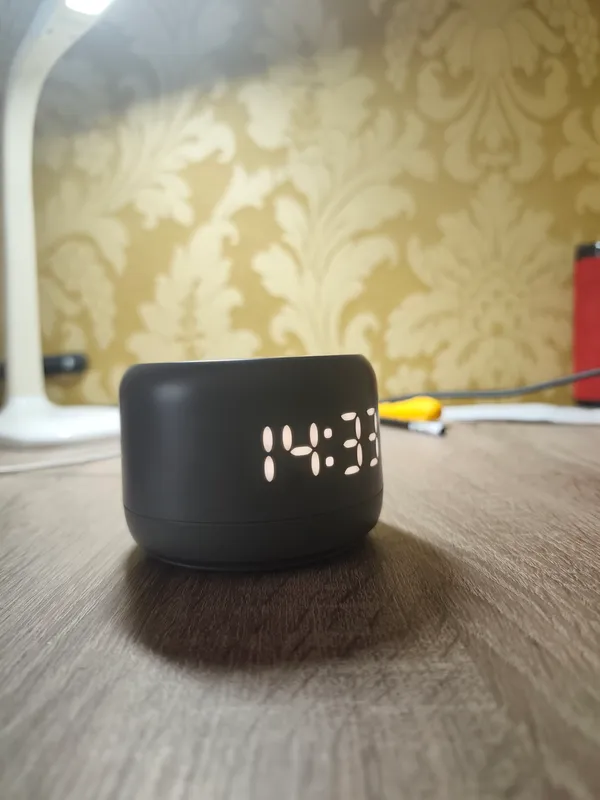 продам Яндекс станцию лайт 2 с часами в идеале 2