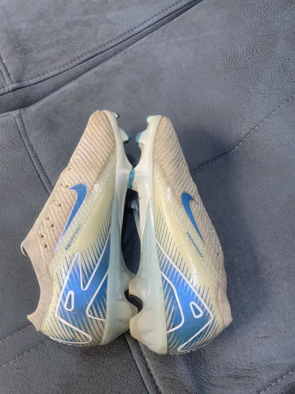 Продам футбольные бутсы Nike Air Zoom, 34-35 размер 5 Продам футбольные бутсы Nike Air Zoom, 34-35 размер 5