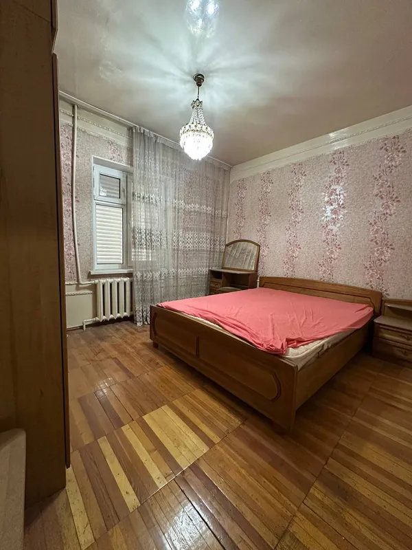 Продаётся 5-комнатная квартира, 110 м², 3/9, Мирабадский район 9