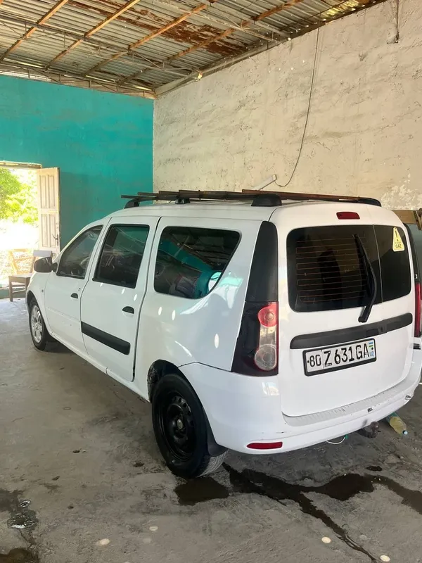 Lada largus reno matur 4 Lada largus reno matur 4