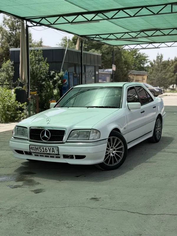 Srochno! Mercedes Benz W202 C320 Srochno! Mercedes Benz W202 C320