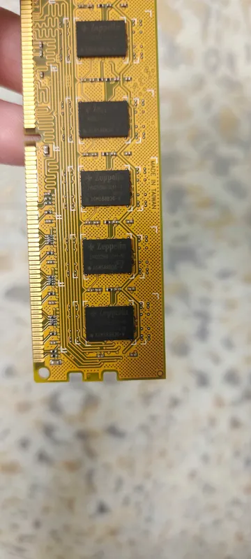Оперативная память DDR3 4GB 1600 цена договорная