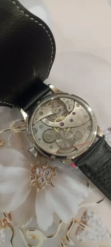 Продам механические часы СССР 2 Продам механические часы СССР 2