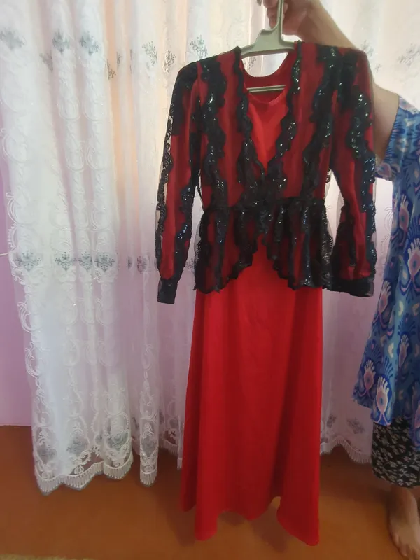 Продаётся женское платье 2