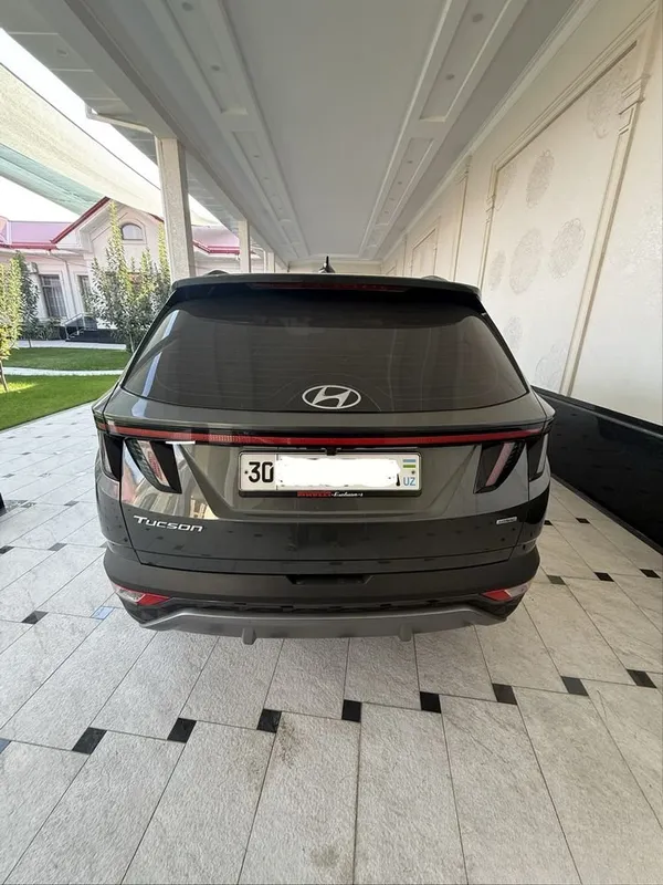 Hyundai Tucson High Tech, модель 2022 года 2 Hyundai Tucson High Tech, модель 2022 года 2
