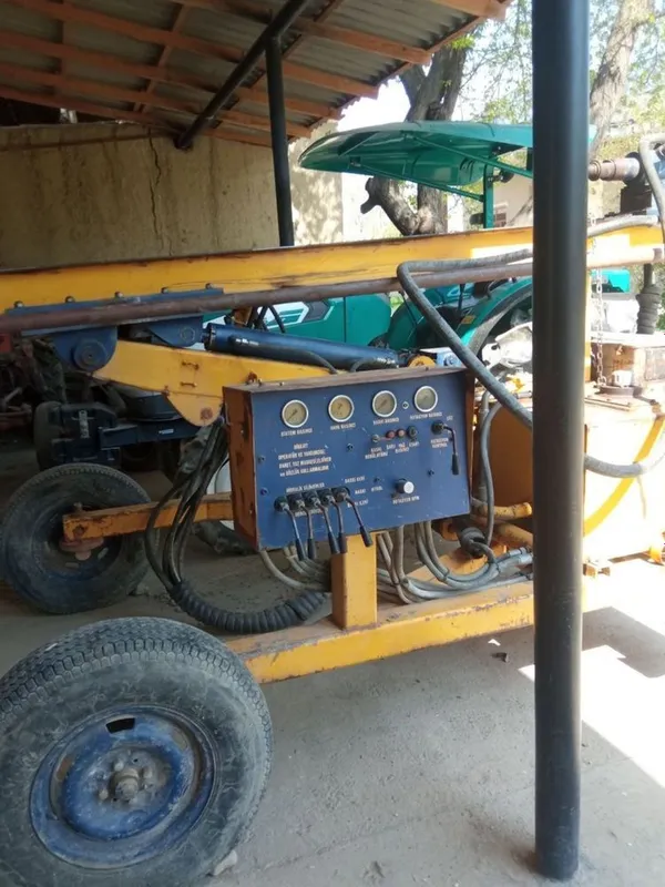 Mini burovoy suv chiqaradi 3