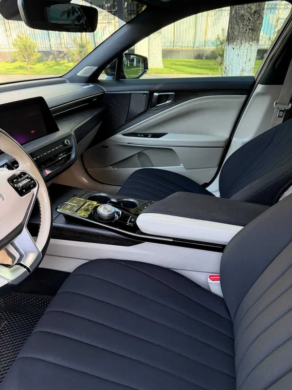 Kia k8 с пробегом 39000 маш чистая шумка, бронь пленка, Michelin балон 4 Kia k8 с пробегом 39000 маш чистая шумка, бронь пленка, Michelin балон 4