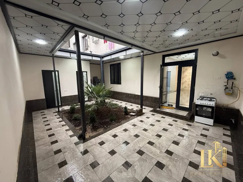 Metro yonida yangi uyda 90 m² 3 xonali kvartira, 60 m² yozgi hovli bilan sotiladi 1 Metro yonida yangi uyda 90 m² 3 xonali kvartira, 60 m² yozgi hovli bilan sotiladi 1