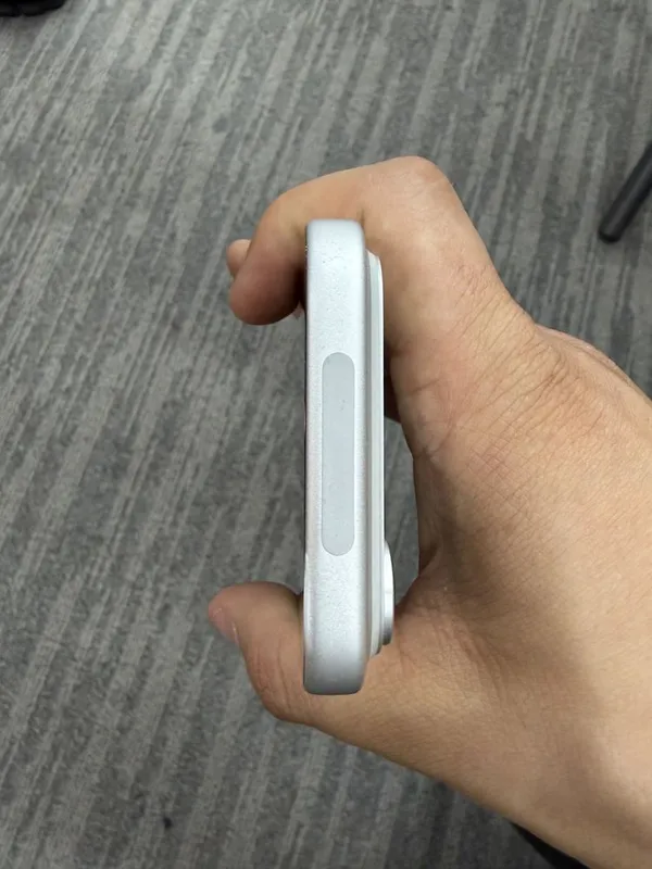 iPhone 17 pro silver sotiladi 5 iPhone 17 pro silver sotiladi 5