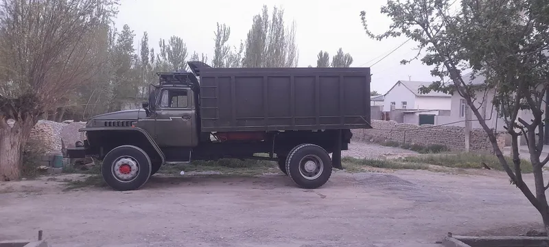 Урал 375 самасвал — фото 1