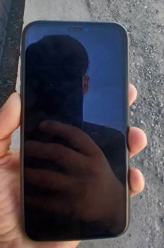 IPhone 11  75% 128 gb face id trutone lari bor — фото 1