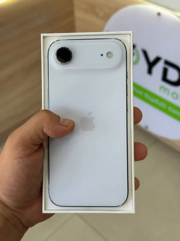 IPhone Air. .