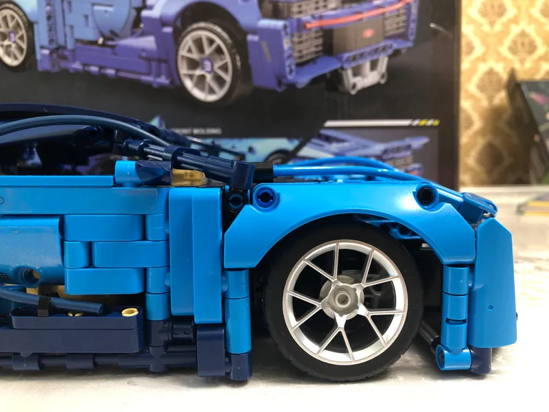 Bugatti Chiron (1408 дет.) — Коллекционная модель — фото 5