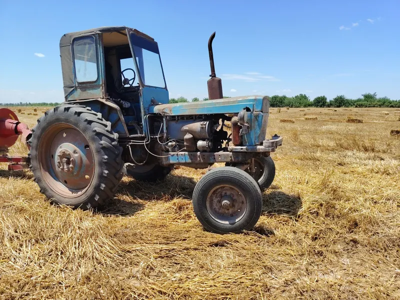 T28 traktor sotiladi xolati yaxshi xechqayerida kamisi yoq 3